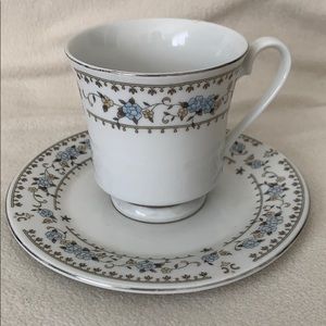 Classic tea cup set